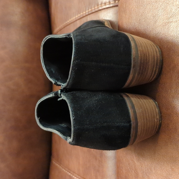 Lucky Brand Black Suede Ankle Booties - Picture 4 of 7
